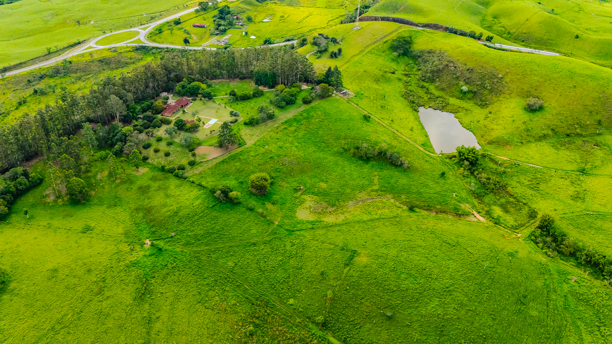 Fazenda à venda com 89,87 ha no bairro Piracuama em Pindamonhangaba/SP. 