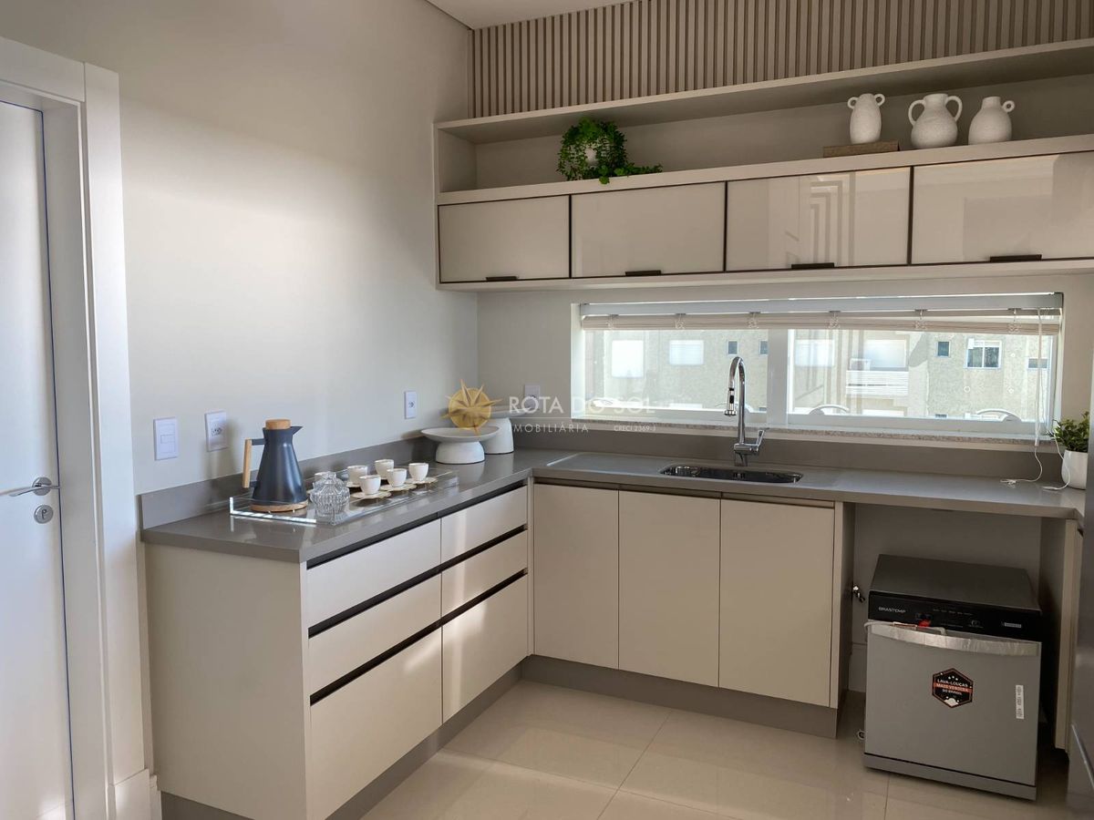 Cambirela Apartamento Decorado com 4 Suítes em Meia Praia Itapema — foto 14