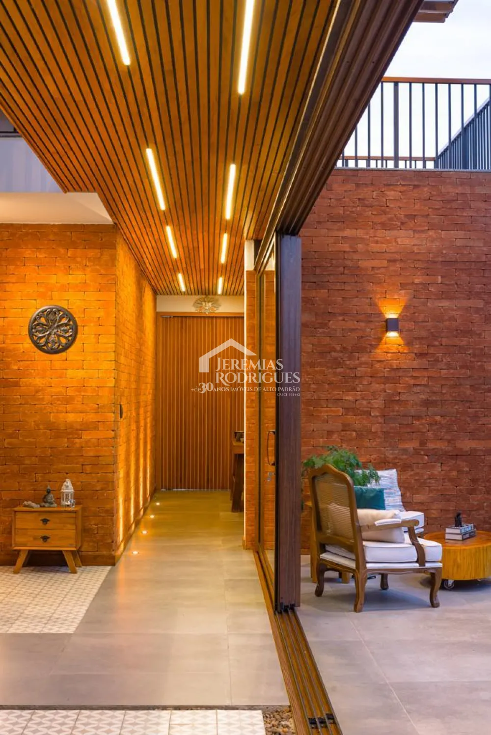 Maravilhosa casa com 5 quartos, 438 m² - Colonial Village II - Pindamonhangaba/SP
