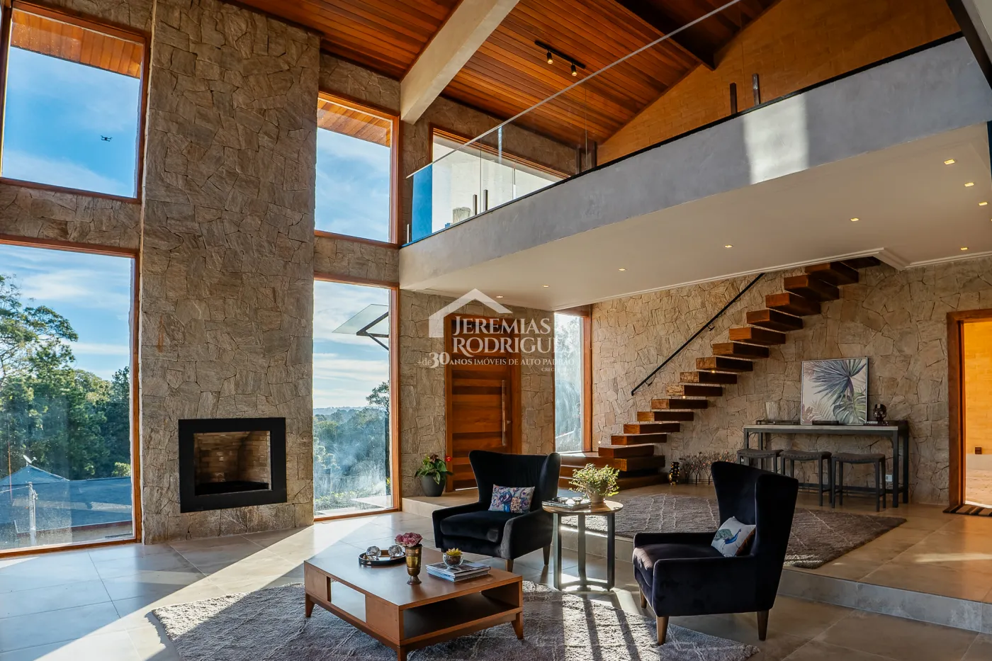 Casa com 4 suítes no condomínio Reserva Figueiredo em Campos do Jordão/SP