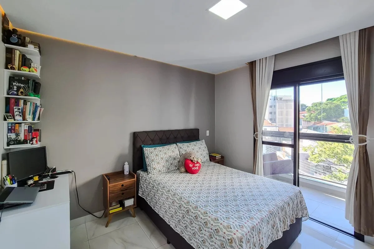 Oportunidade no Centro de SBC: Apartamento Moderno de 74m², 2 Suítes, Varanda Gourmet e 2 Vagas Livres – Abaixo do Valor de Avaliação!
