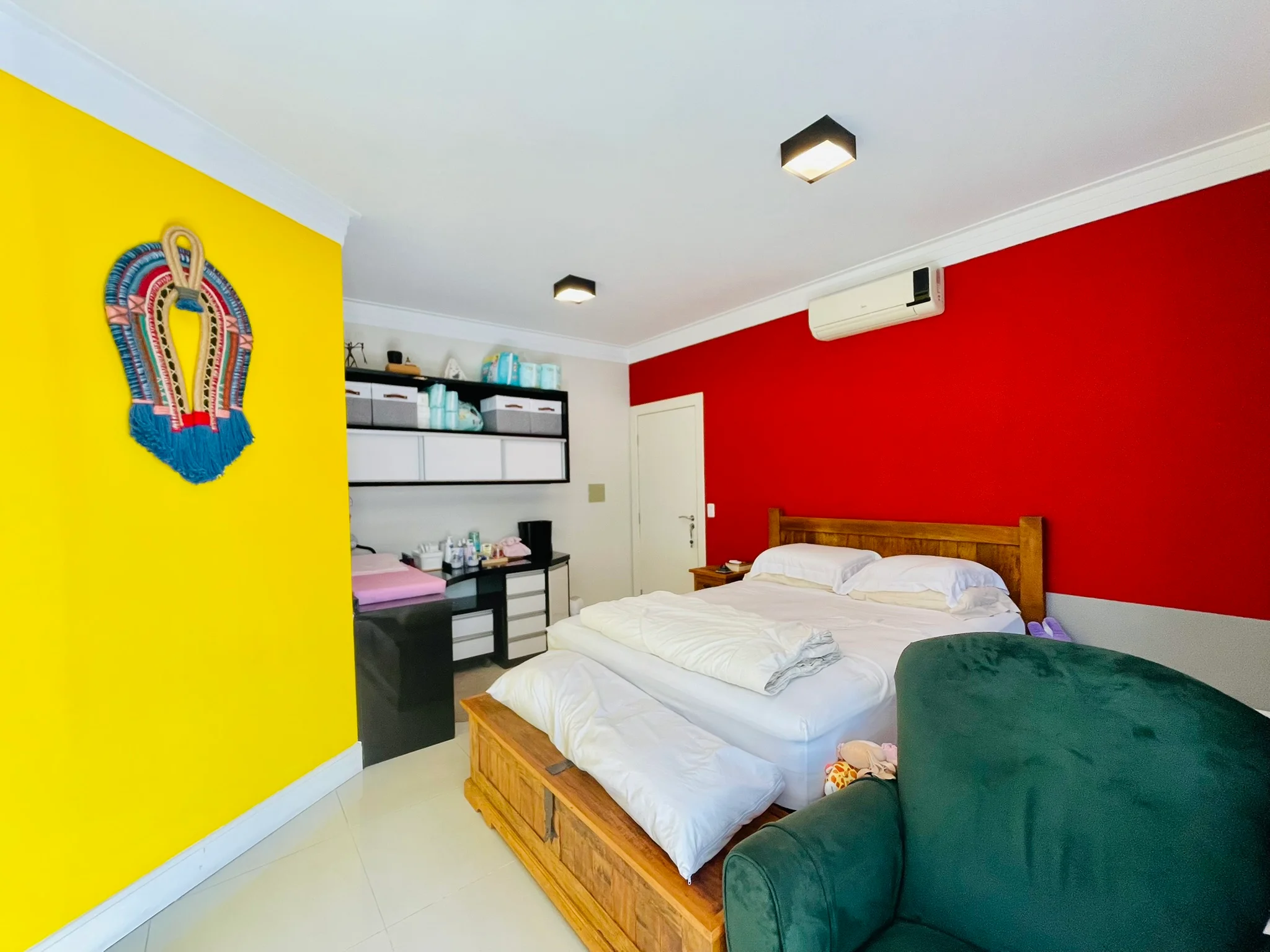 Casa à venda com 4 dormitórios no Condomínio Campos do Conde II em Tremembé/SP.