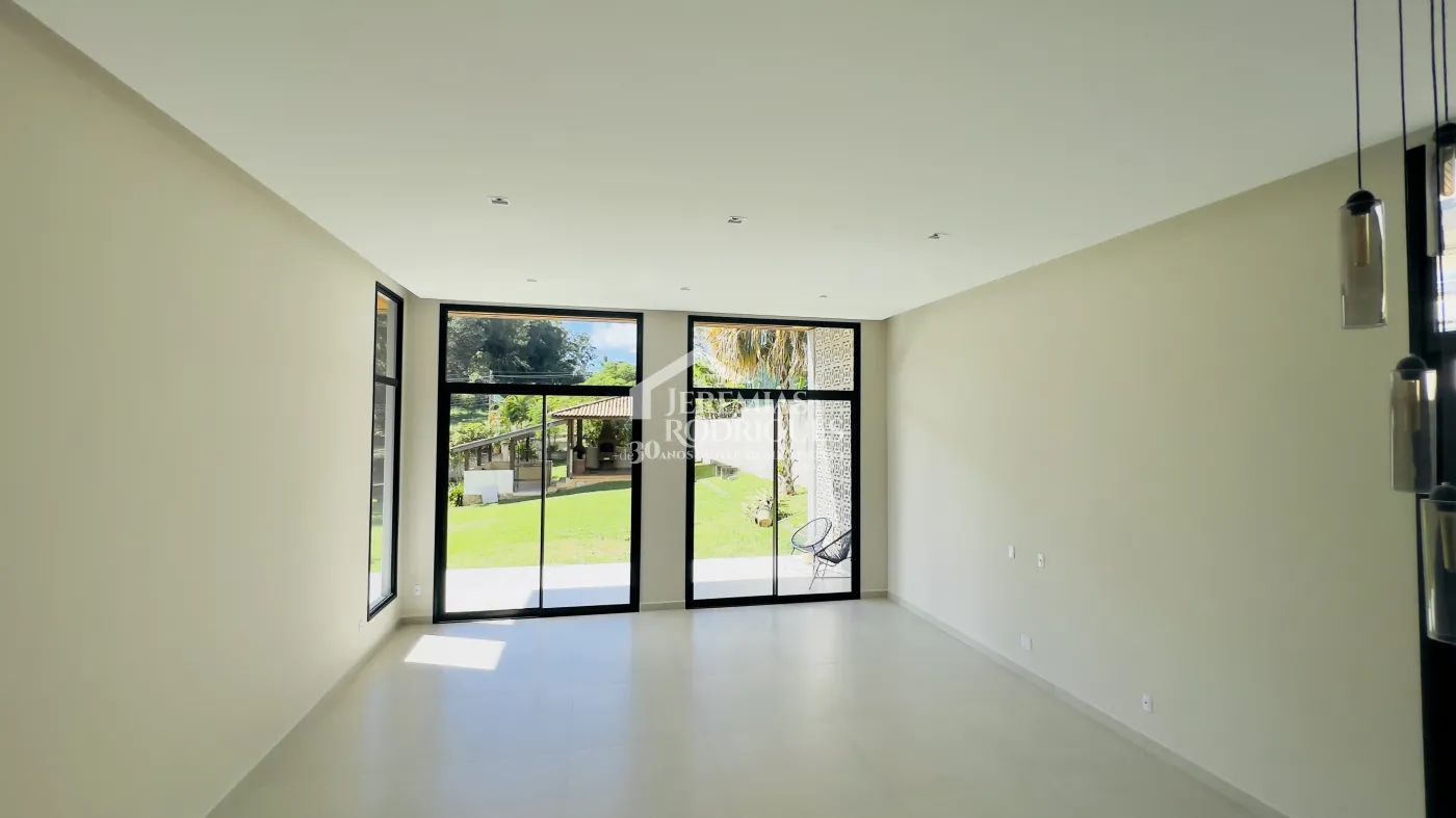 Casa à venda com 4 dormitórios no Condomínio Chácaras Cataguá em Taubaté/SP