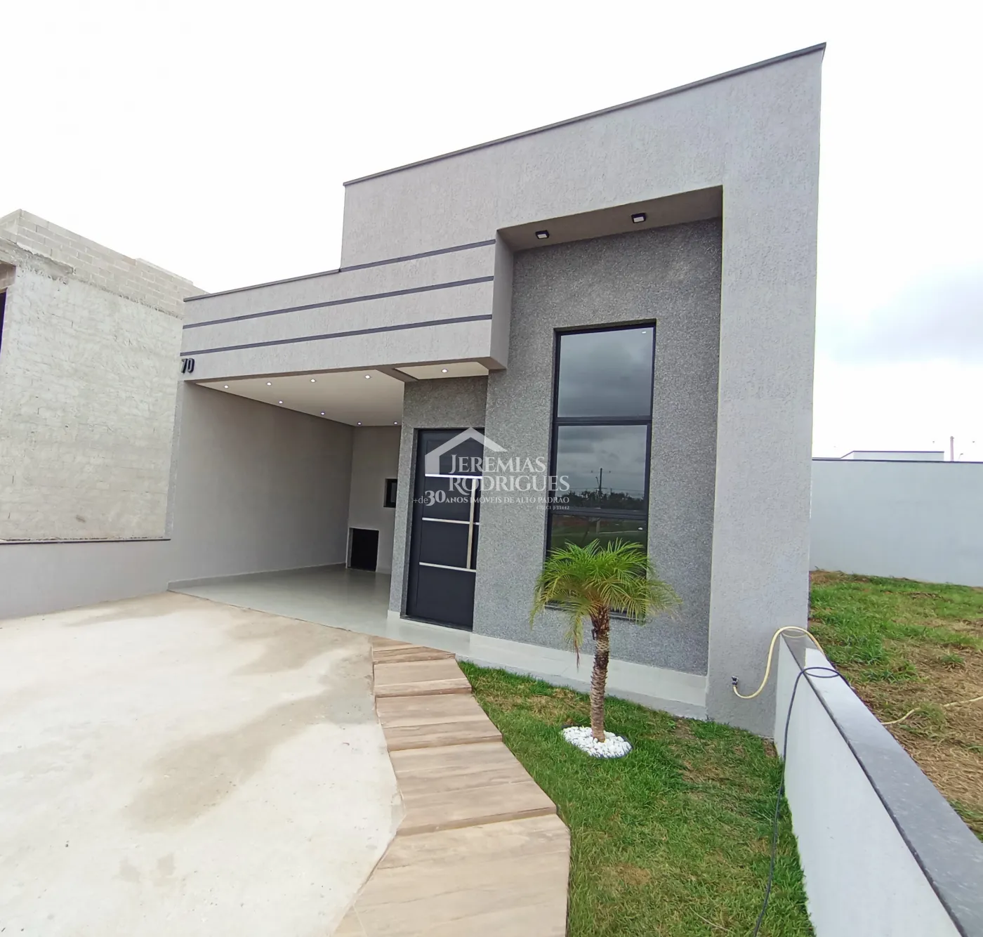 Casa à venda com 3 dormitórios no Condomínio Bosque da Imperatriz em Pindamonhangaba/SP.