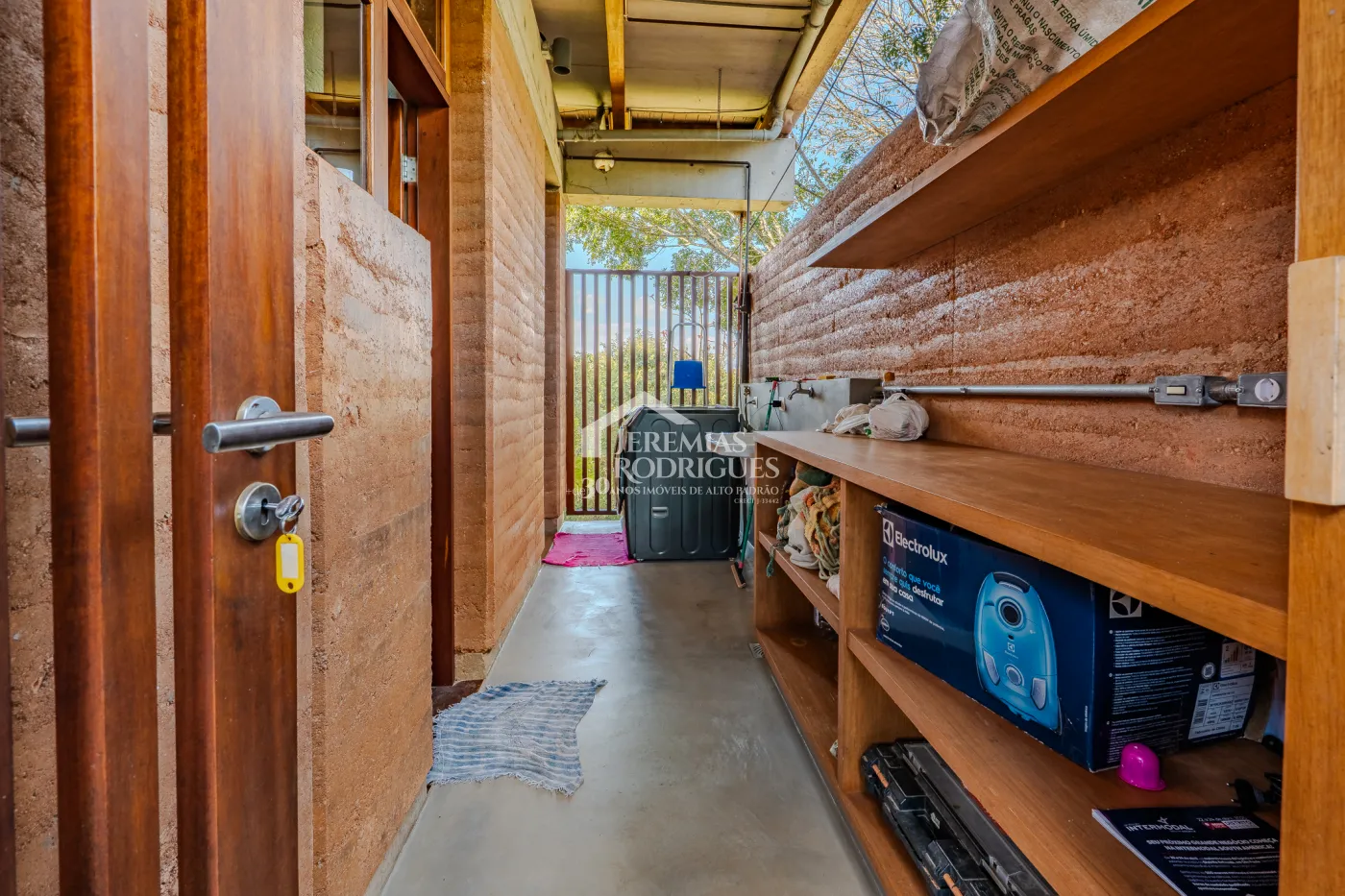 Mansão à venda com 4 suítes no Condomínio Parque da Mantiqueira em Santo Antônio do Pinhal/SP.