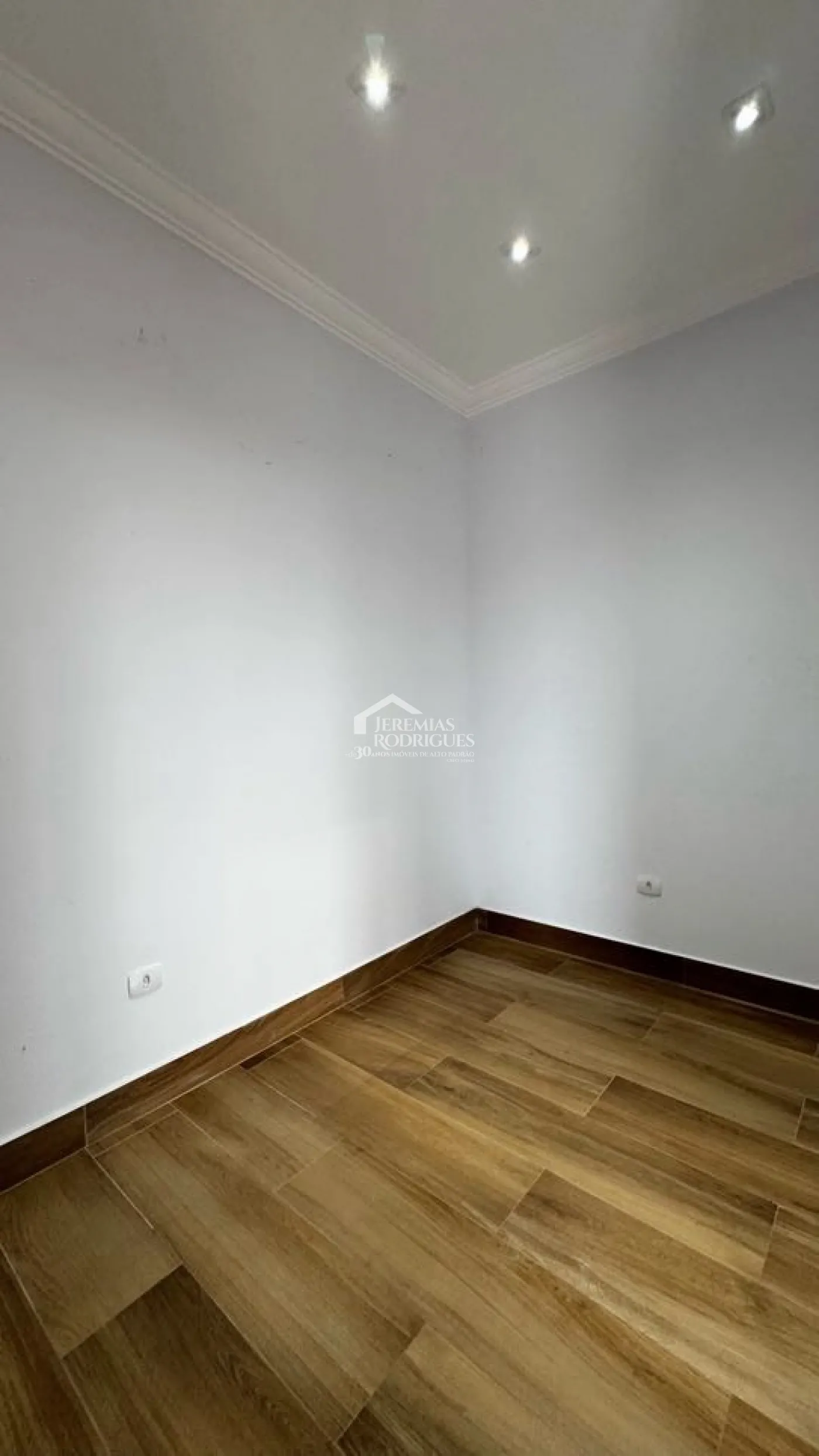 Casa para venda com 3 suítes no Condomínio Reserva dos Lagos em Pindamonhangaba/SP