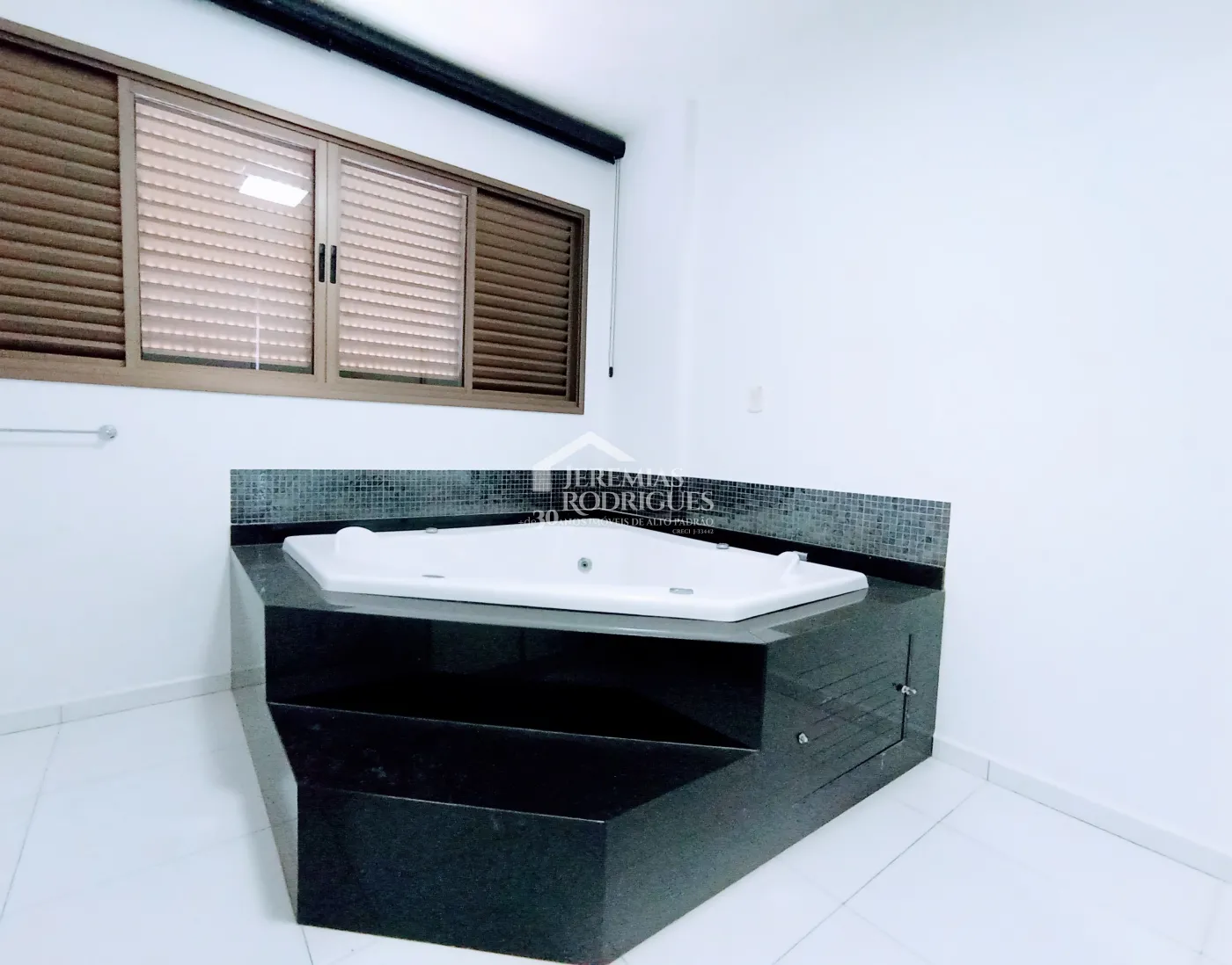 Apartamento com 2 dormitórios, 107 m² - Edifício Jabuticabeiras - Taubaté/SP.
