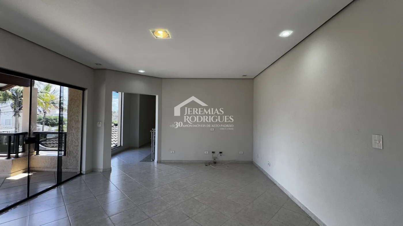 Casa para venda e locação com 4 dormitórios no Condomínio Real Ville I em Pindamonhangaba/SP.