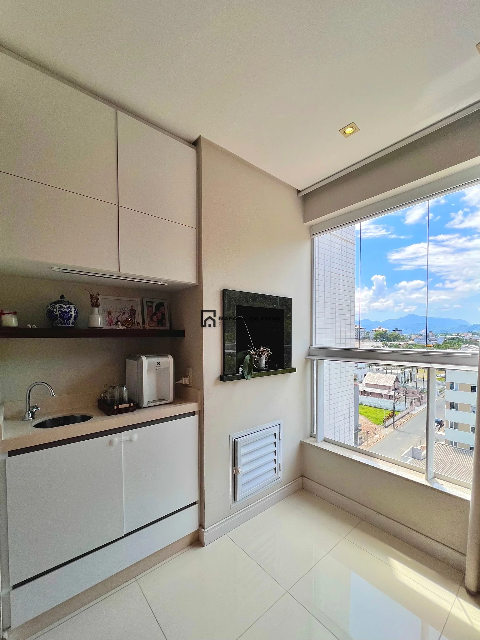 APARTAMENTO MOBILIADO NA DIVISA COM O CENTRO