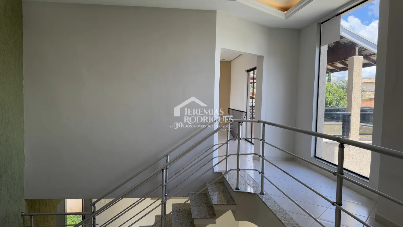 Casa para venda e locação com 4 dormitórios no Condomínio Real Ville I em Pindamonhangaba/SP.