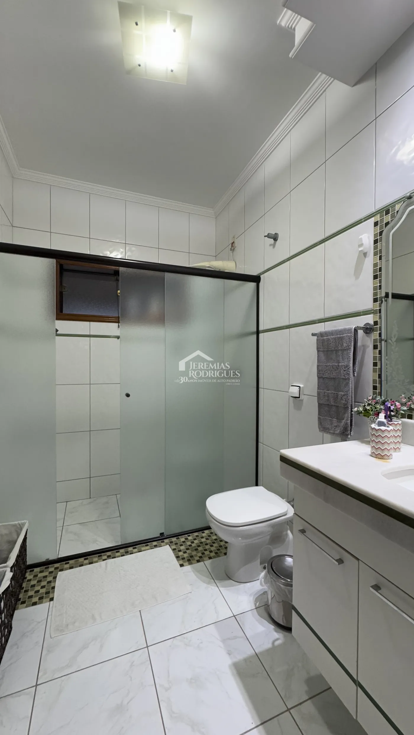 Casa para venda com 3 dormitórios no Condomínio Real Ville em Pindamonhangaba/SP