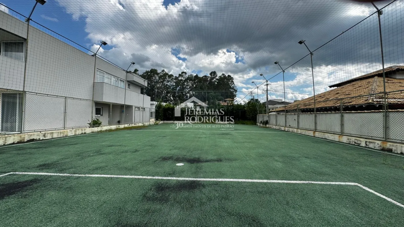 Terreno à venda no Condomínio Colonial Village I em Pindamonhangaba/SP.