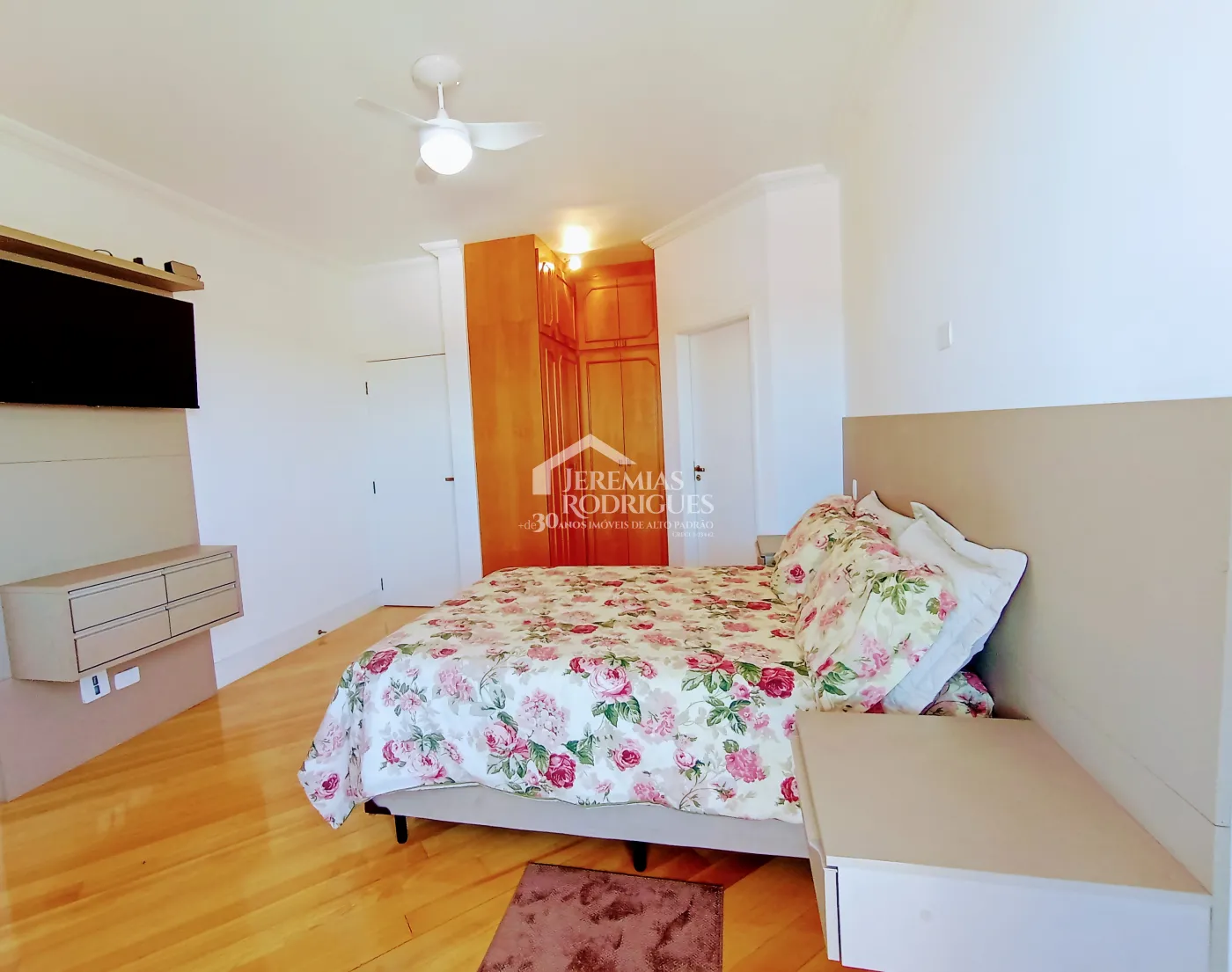 Apartamento para venda com 2 suítes no Edifício Rosa Abirached em Taubaté/SP