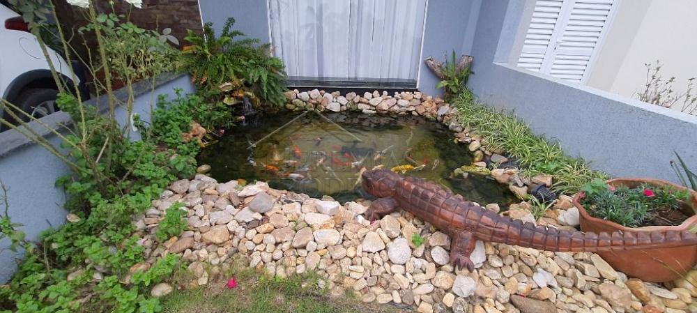 Casa à venda com 3 suítes no Condomínio Parque das Araucárias em Tremembé/SP.