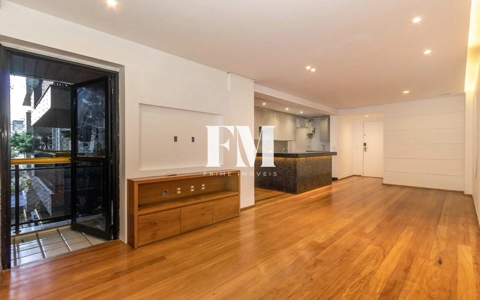 Leblon | Rua Aperana | 2 Quartos (1 Suíte) | 79m² com Varanda e Vaga a Poucos Metros da Praia - foto 8