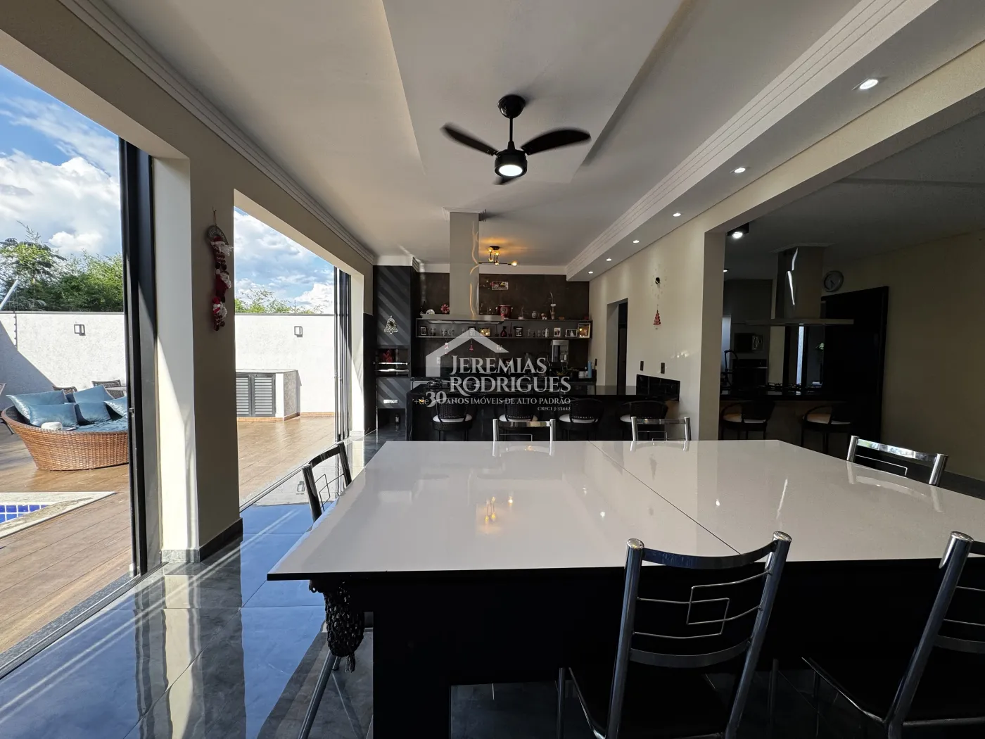 Casa com 3 dormitórios, 267 m² - Condomínio Parque das Araucárias - Tremembé/SP.