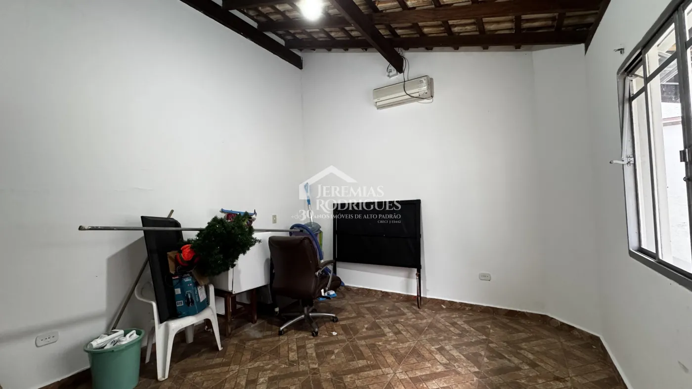 Casa à venda com 5 dormitórios no Condomínio Real Ville em Pindamonhangaba/SP