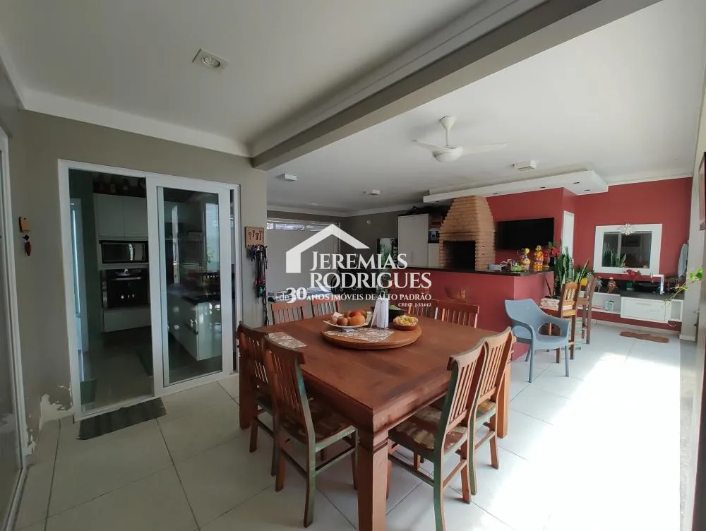 Casa com 3 quartos, 252 m²- Condomínio Campos do Conde Chamboard - Tremembé/SP