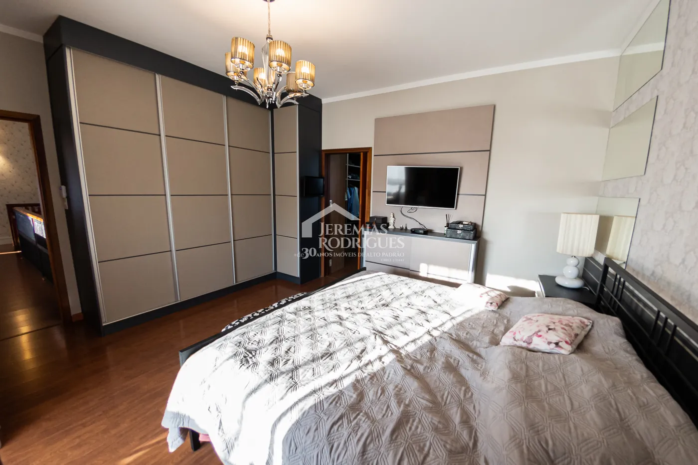 Casa à venda no Condomínio Colonial Village I em Pindamonhangaba/SP