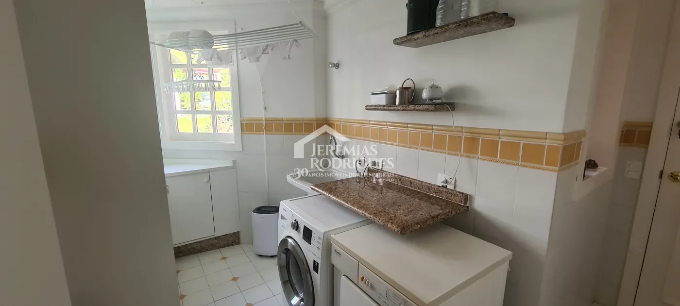 Apartamento à venda com 4 suítes no Edifício Evergreen em Campos do Jordão/SP