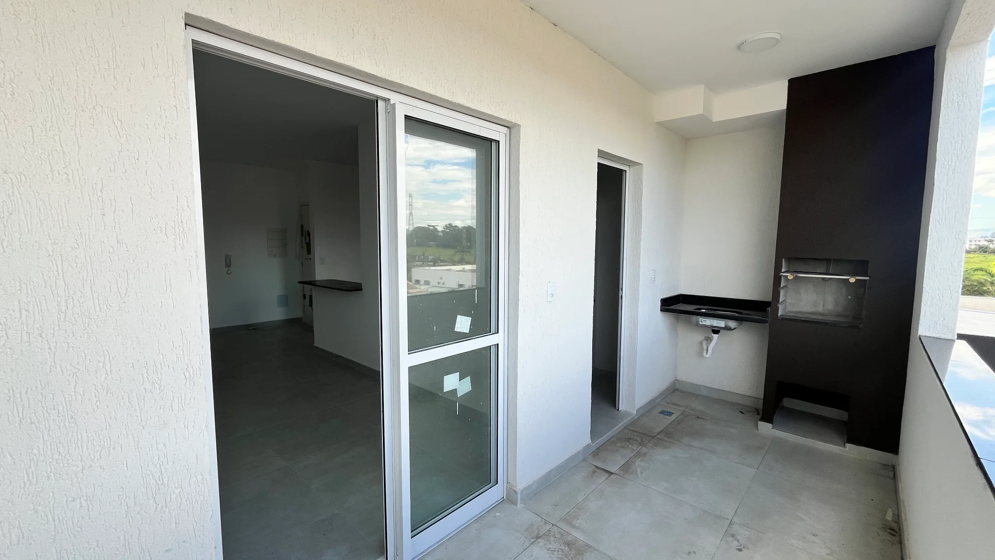 Apartamento no Edifício Santiago em Pindamonhangaba com localização privilegiada