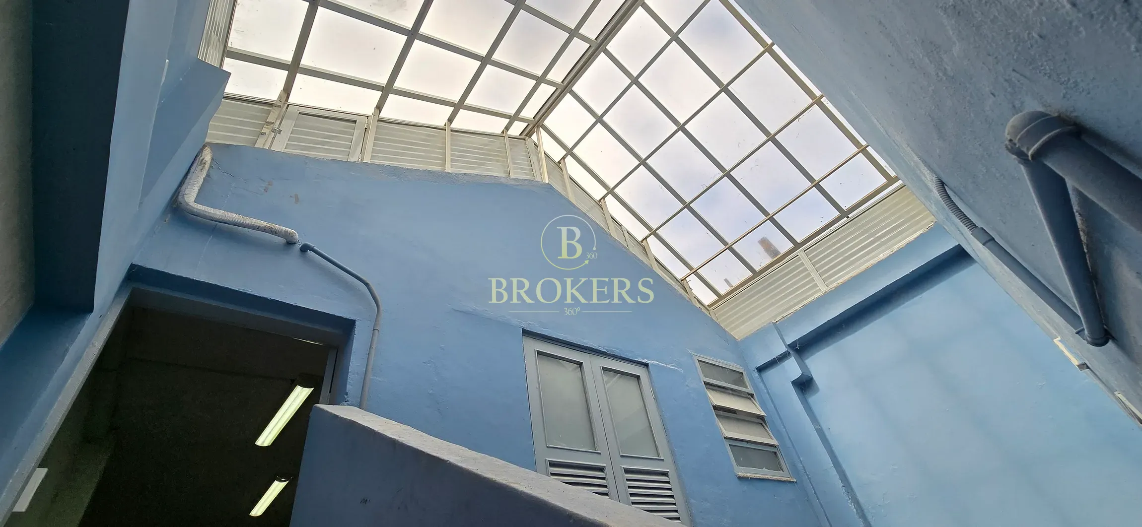 Excelente Oportunidade Comercial na Rua do Lavradio – Imóvel Tombado e Recém-Reformado