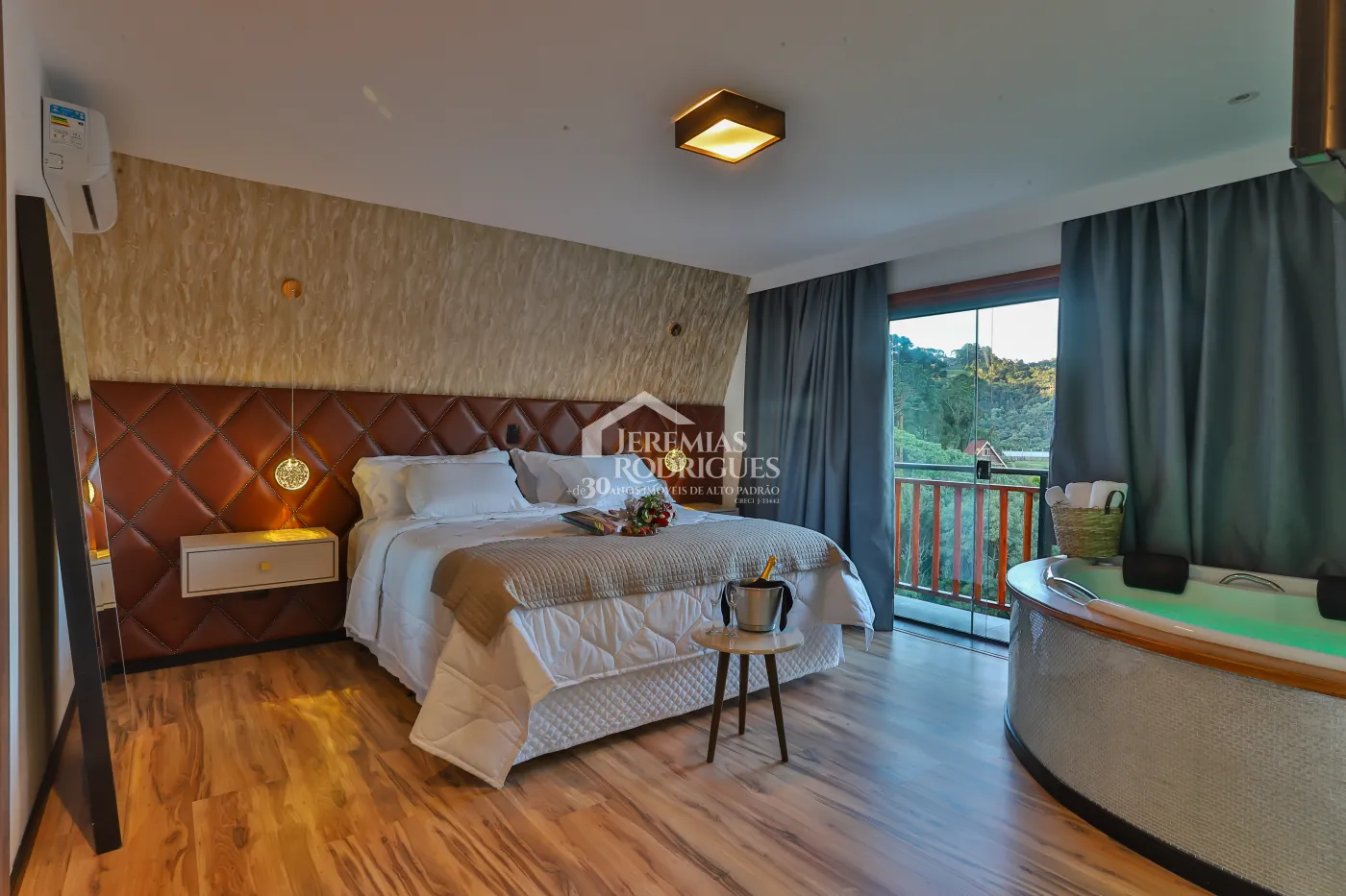 Pousada com 10 suítes, 518 m² - Recanto das Araucárias - Campos do Jordão/SP.