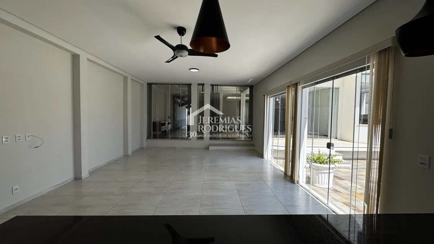 Casa para venda com 4 suítes no Condomínio Real Ville em Pindamonhangaba/SP