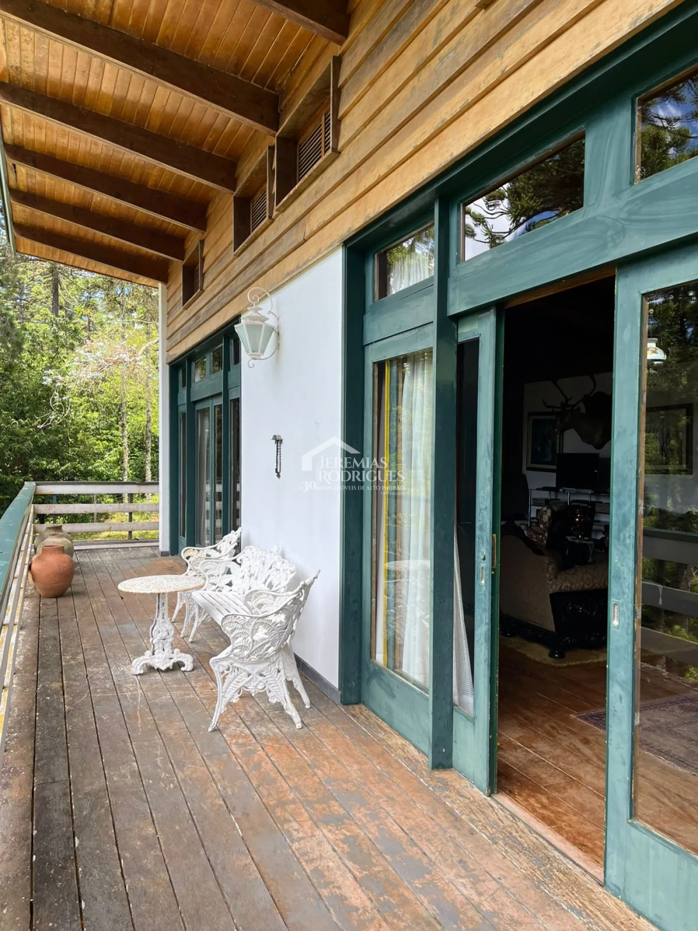 Casa para venda com 3 dormitórios no Jardim do Embaixador em Campos do Jordão/SP