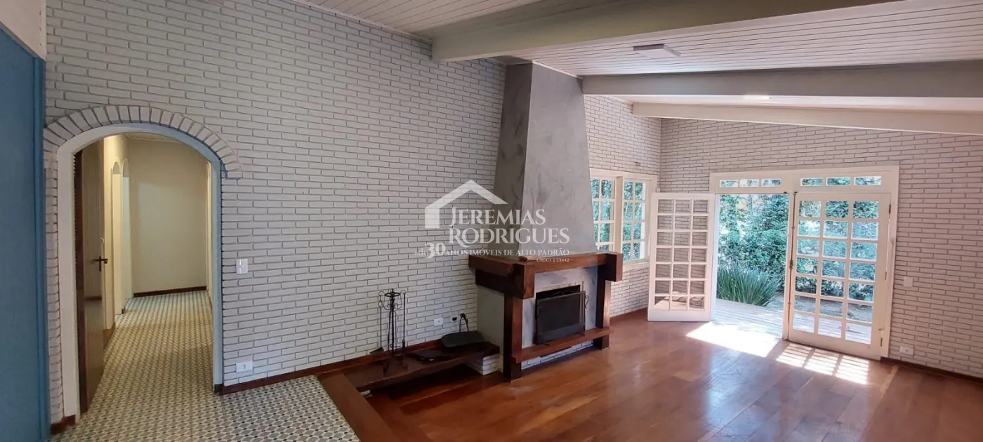 Casa com 3 dormitórios no Bairro Capivari - Campos do Jordão/SP