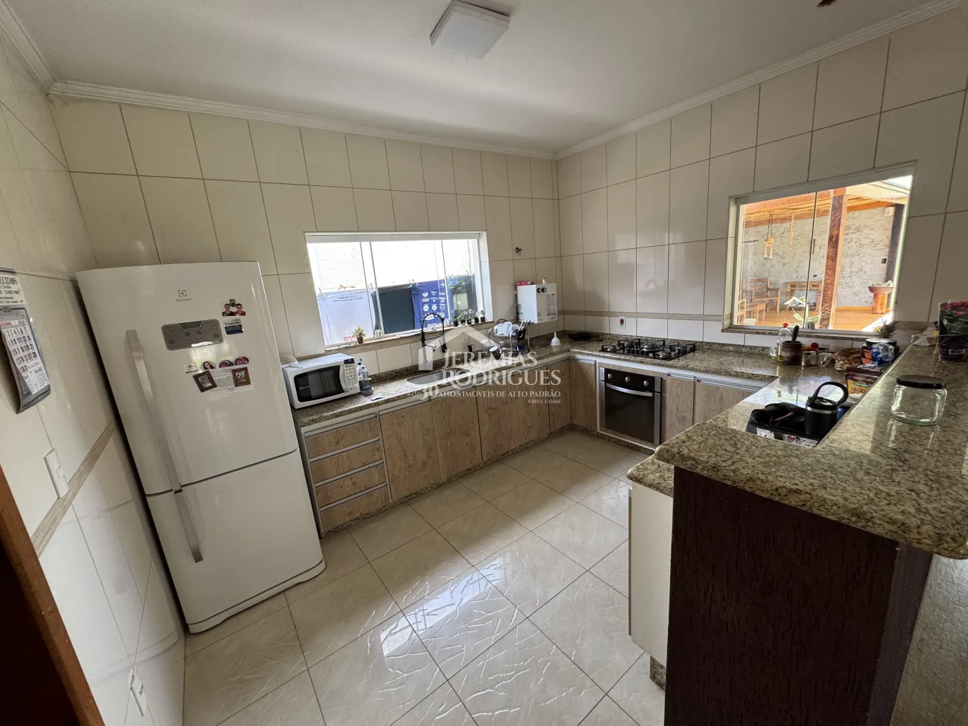 Casa à venda com 3 dormitórios no Condomínio Real Ville - Pindamonhangaba/SP.