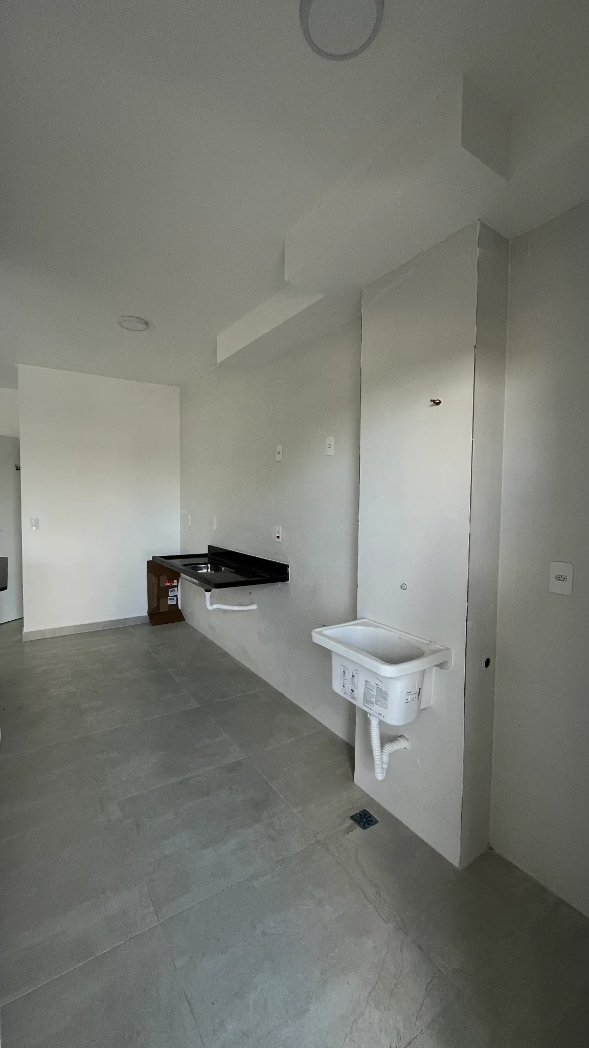 Apartamento no Edifício Santiago em Pindamonhangaba com localização privilegiada