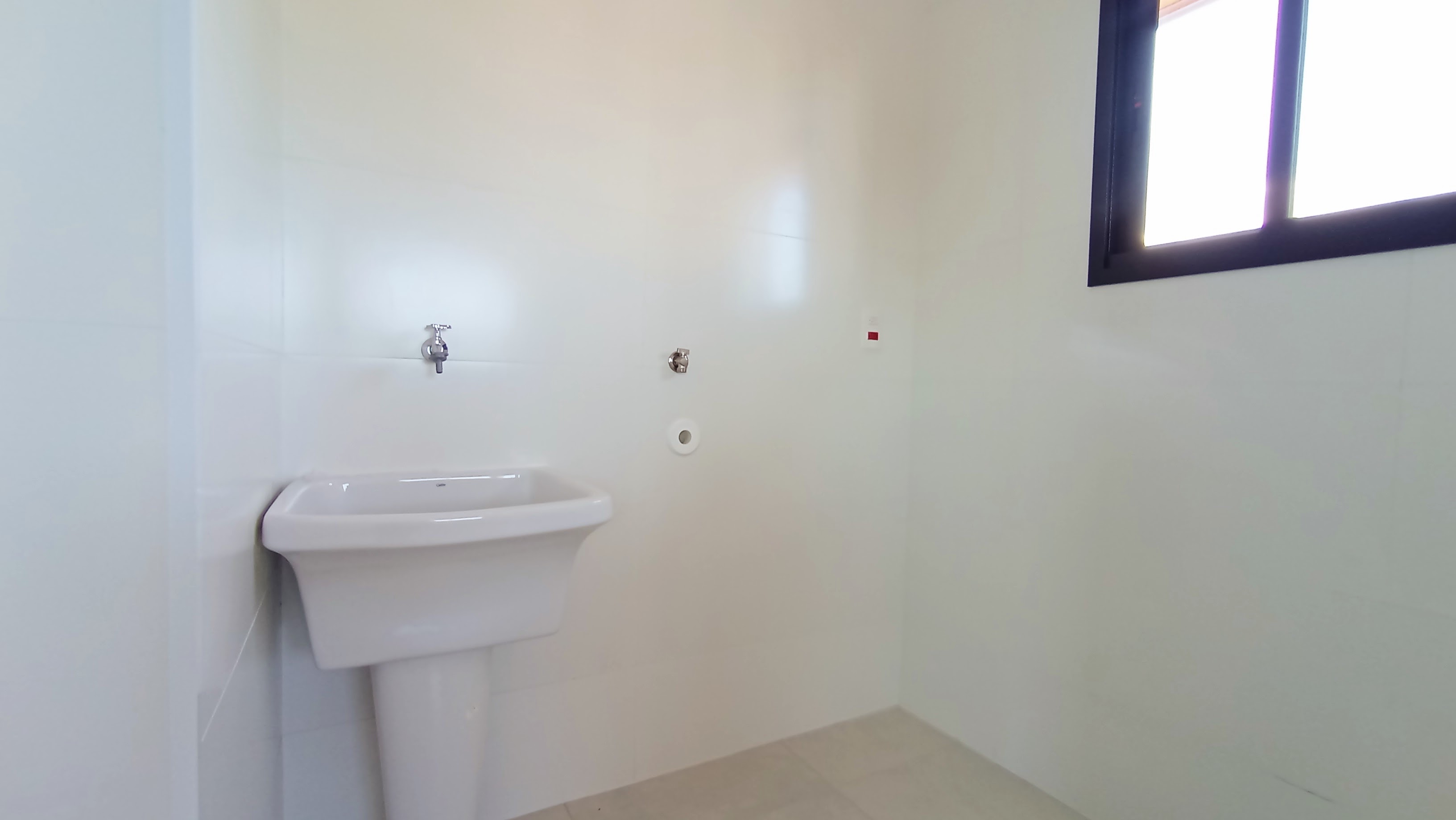 Apartamento à venda com 3 suítes, 124 m² no Edifício Residencial Apoema em Ubatuba/SP.