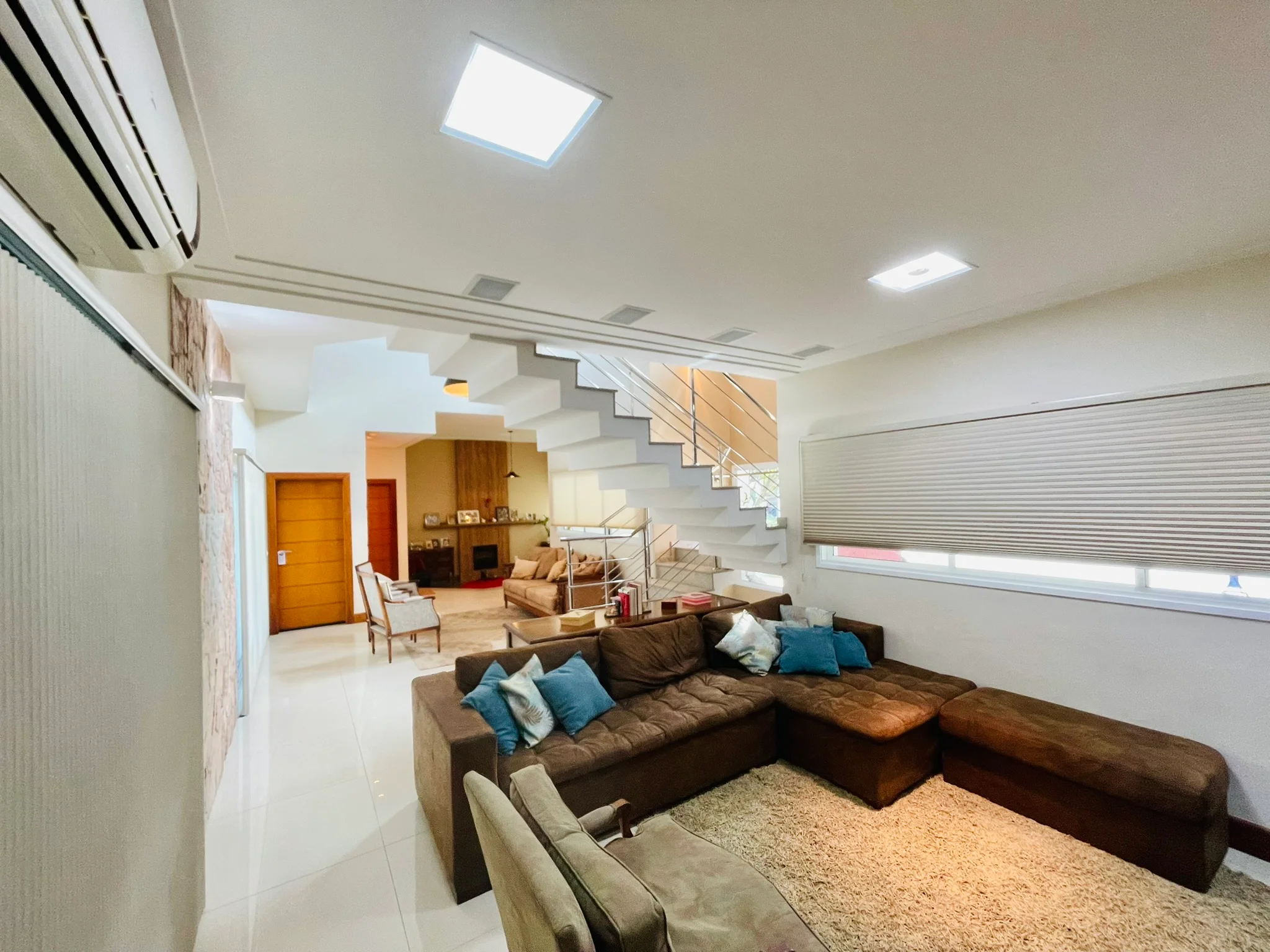 Casa à venda com 4 dormitórios no Condomínio Campos do Conde II em Tremembé/SP.