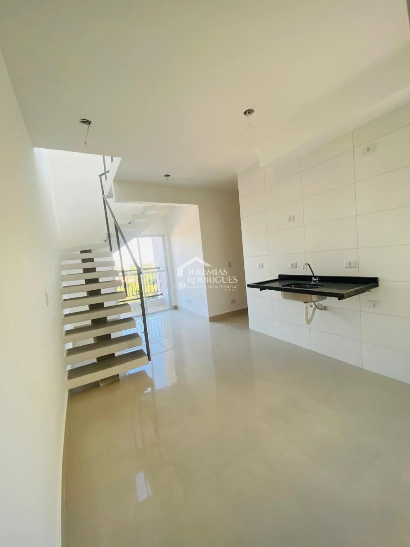Apartamento à venda com 3 dormitórios, 122 m² no Condomínio Palmeira Real Village em Pindamonhangaba/SP.