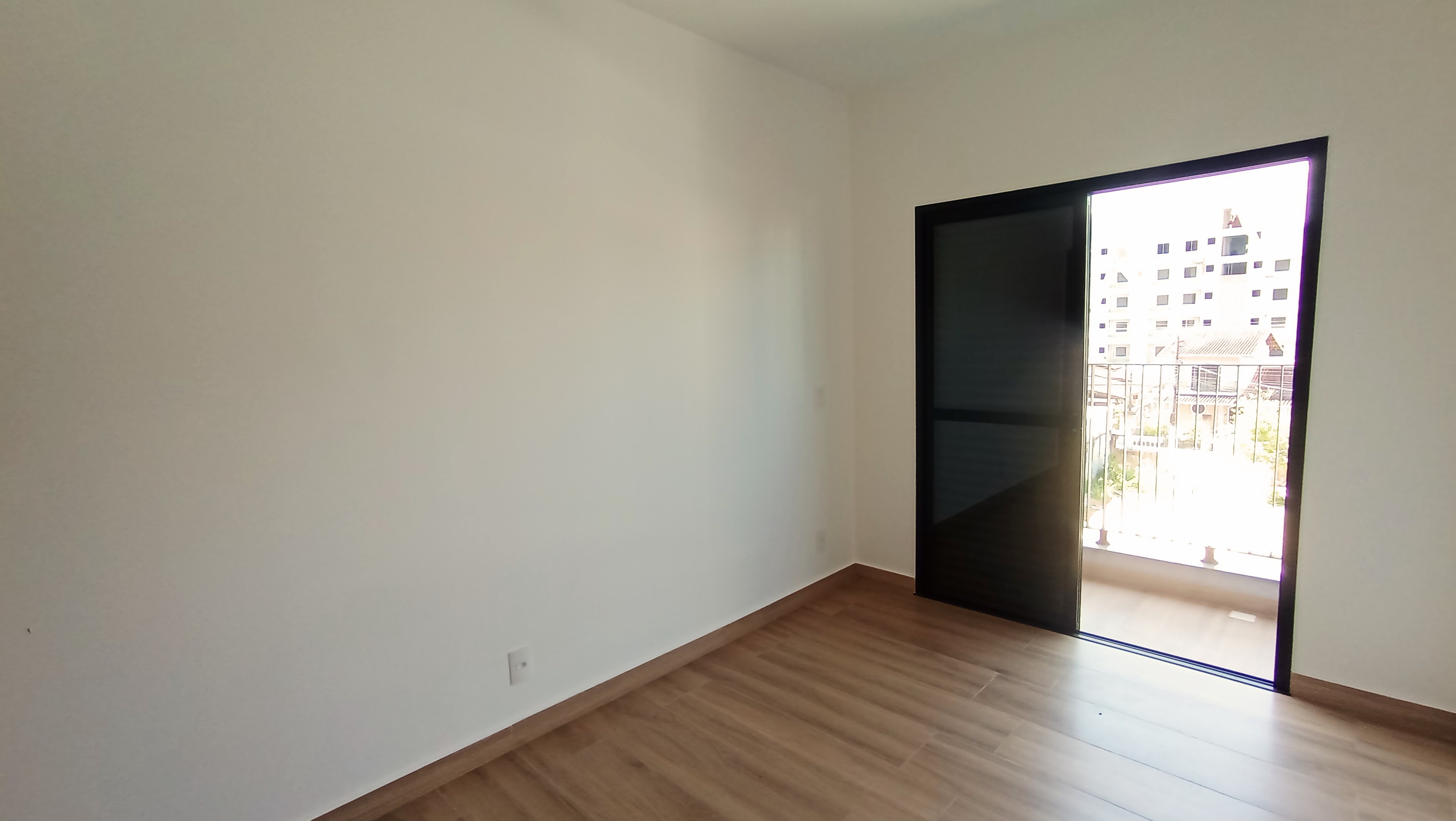 Apartamento à venda com 3 suítes, 124 m² no Edifício Residencial Apoema em Ubatuba/SP.