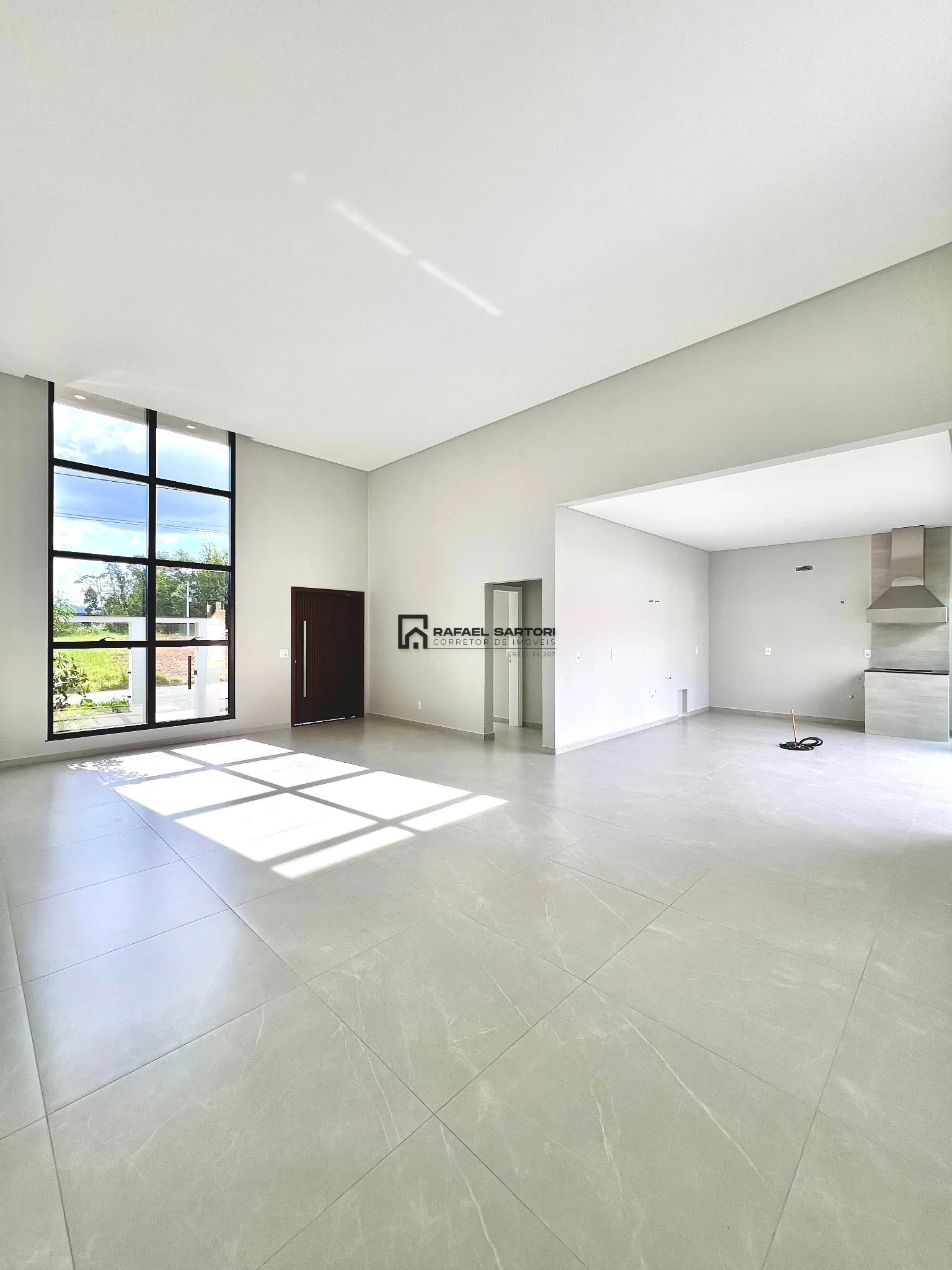 CASA NOVA COM 04 QUARTOS NO AMIZADE