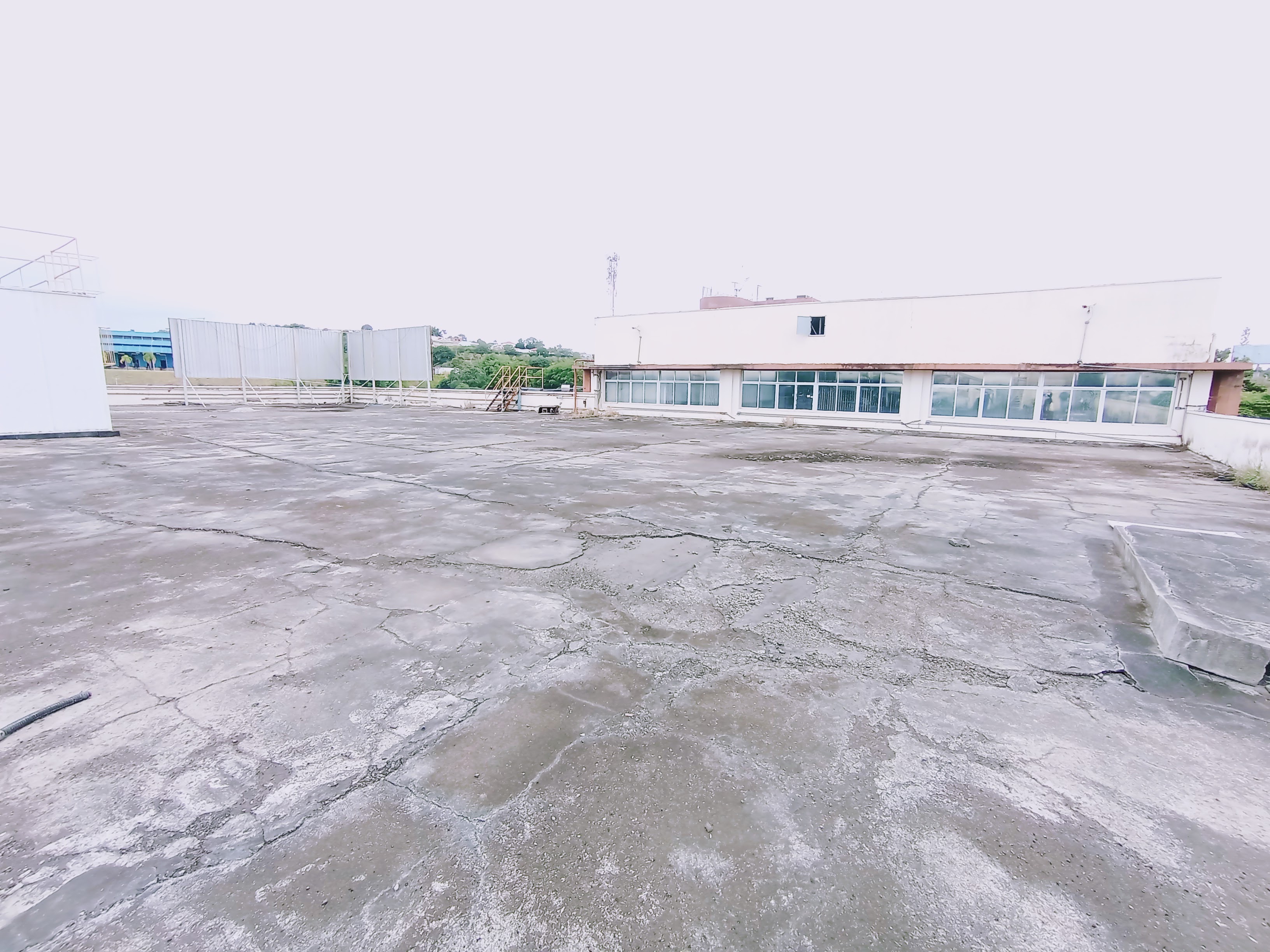 Prédio para venda e locação, 6.000 m² no bairro Jardim Independência em Taubaté/SP.