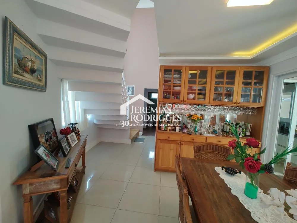 Casa com 3 quartos, 252 m²- Condomínio Campos do Conde Chamboard - Tremembé/SP