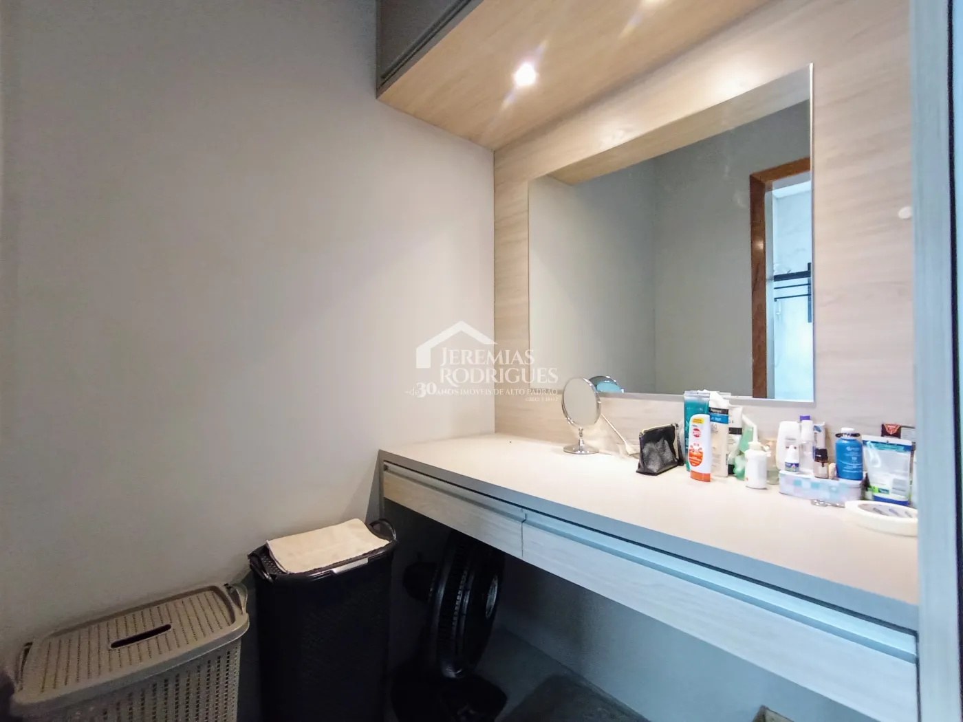 Casa à venda com 3 dormitórios no Condomínio Morada do Visconde em Tremembé/SP.