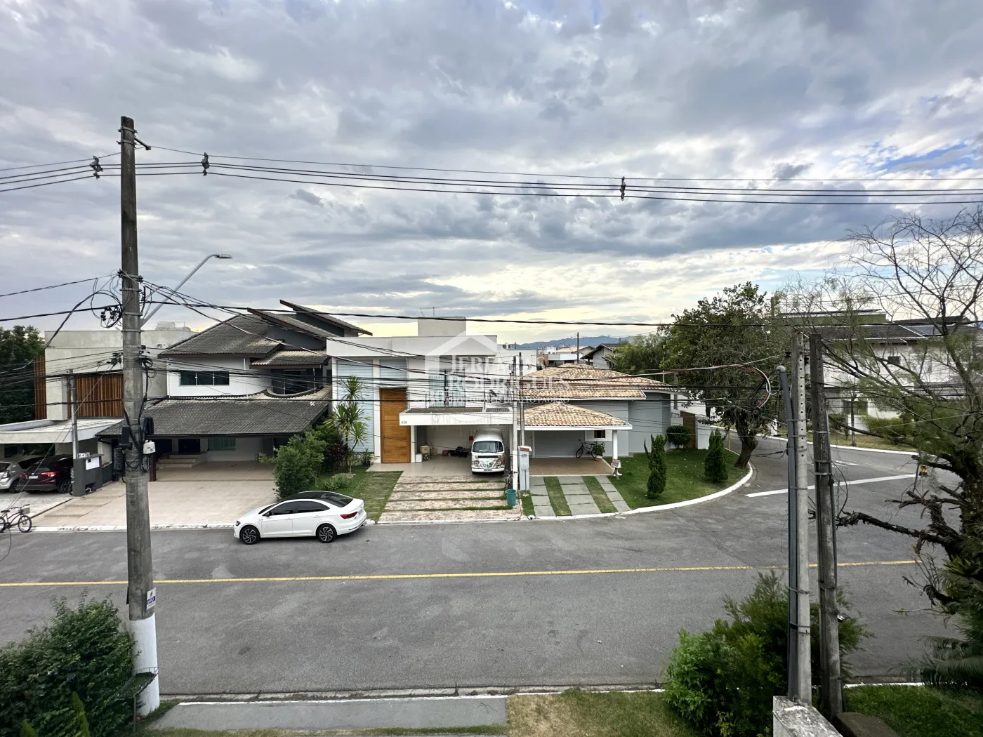 Casa à venda com 3 dormitórios no Condomínio Campos do Conde I em Tremembé/SP