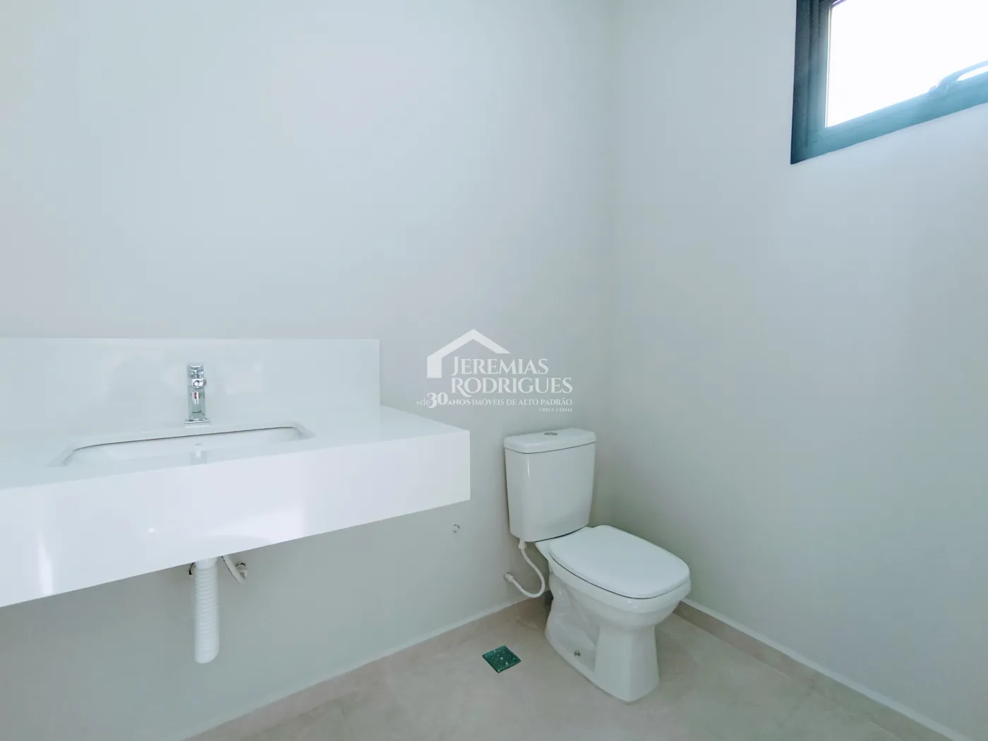 Casa à venda com 3 suítes no Condomínio Ouro Ville em Taubaté/SP