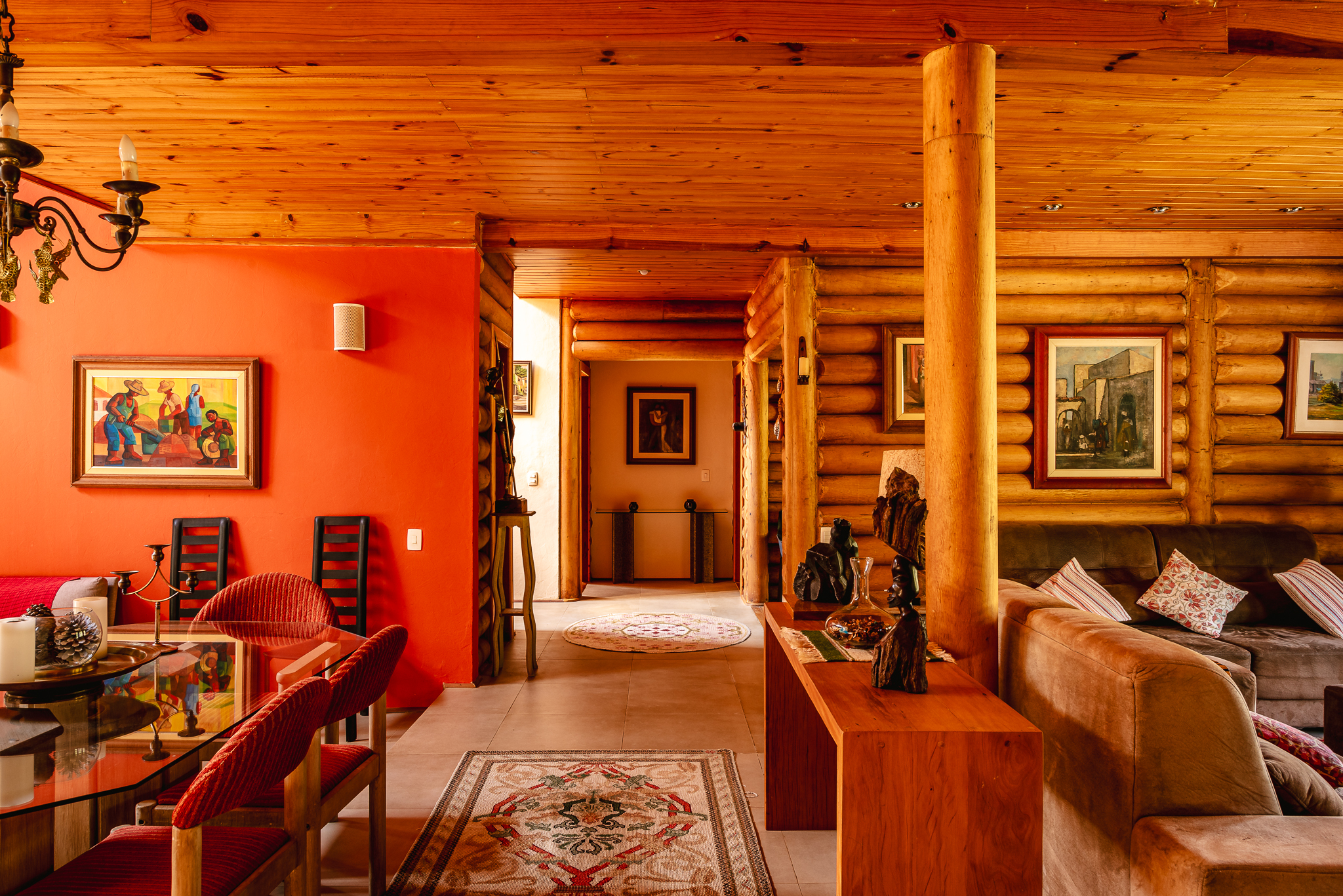 Casa à venda com 4 suítes no Condomínio Country Club em Santo Antônio do Pinhal/SP.