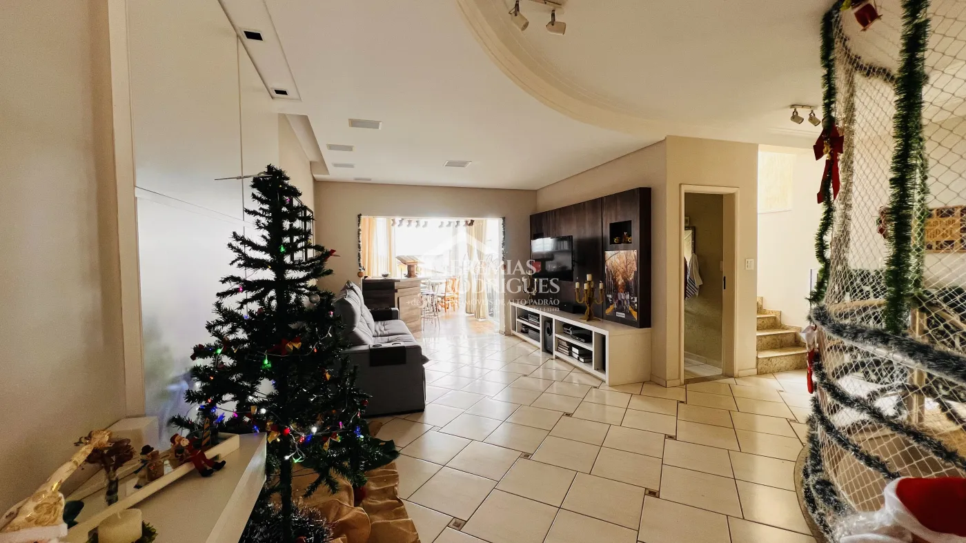 Casa com 4 dormitórios, 394 m² - Alto São Pedro - Taubaté/SP.