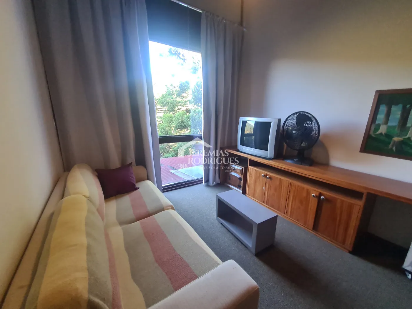 Casa à venda com 6 suítes no Condomínio Jardim Véu da Noiva em Campos do Jordão/SP