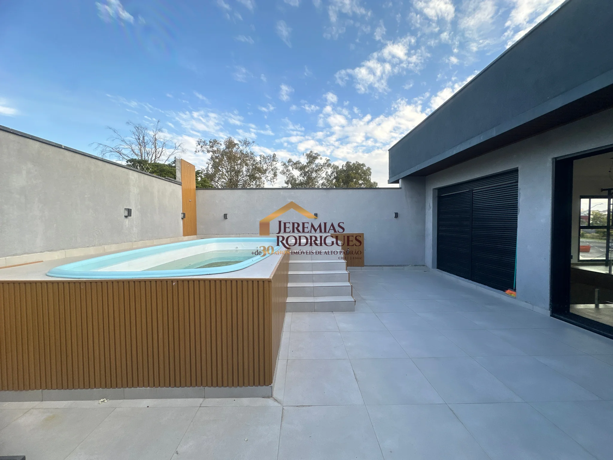 Casa para venda e locação no Condomínio Residencial Verdes Vales em Taubaté/SP.