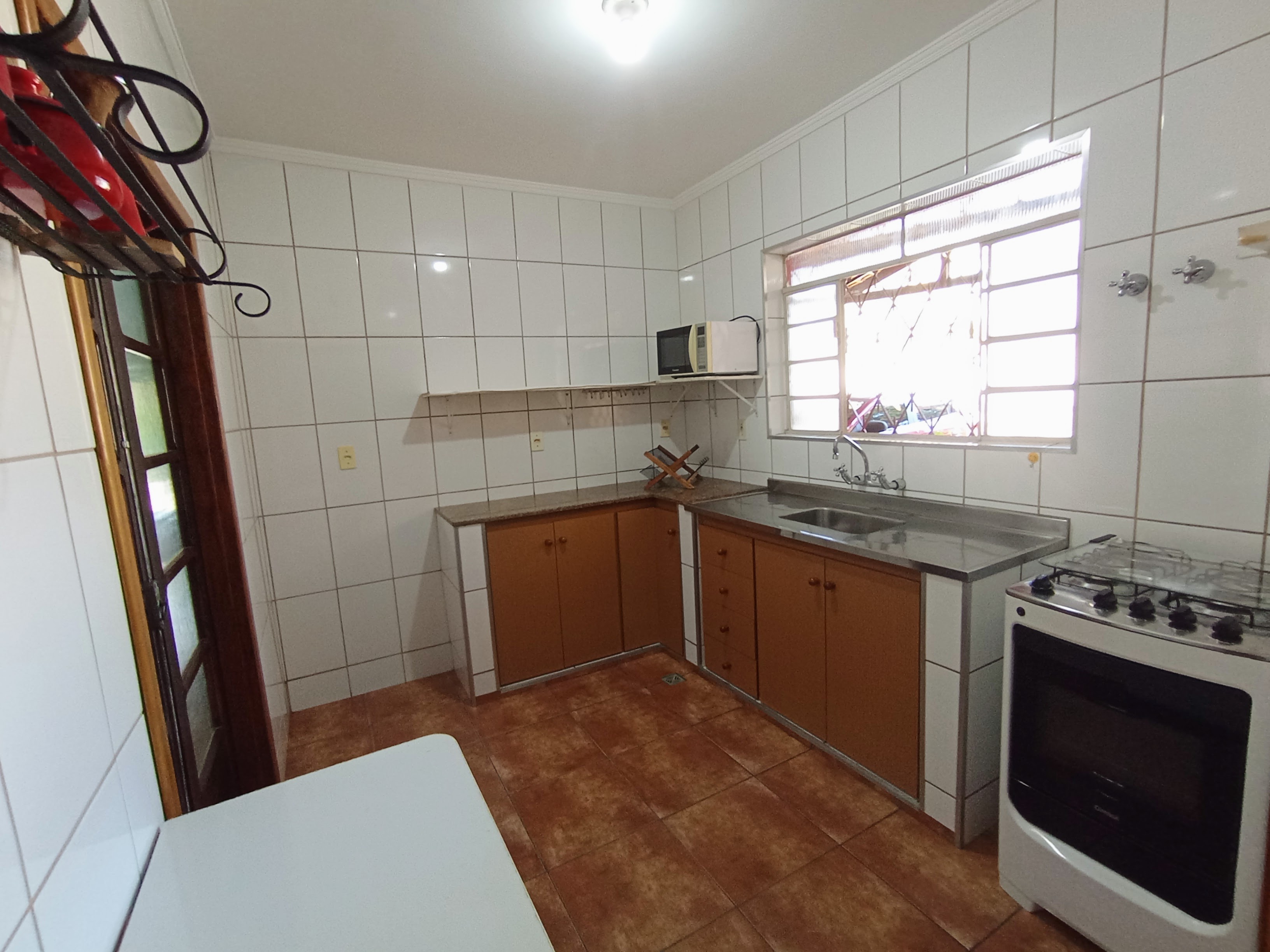 Chácara para venda e locação com 3 dormitórios no bairro Santana em Pindamonhangaba/SP.