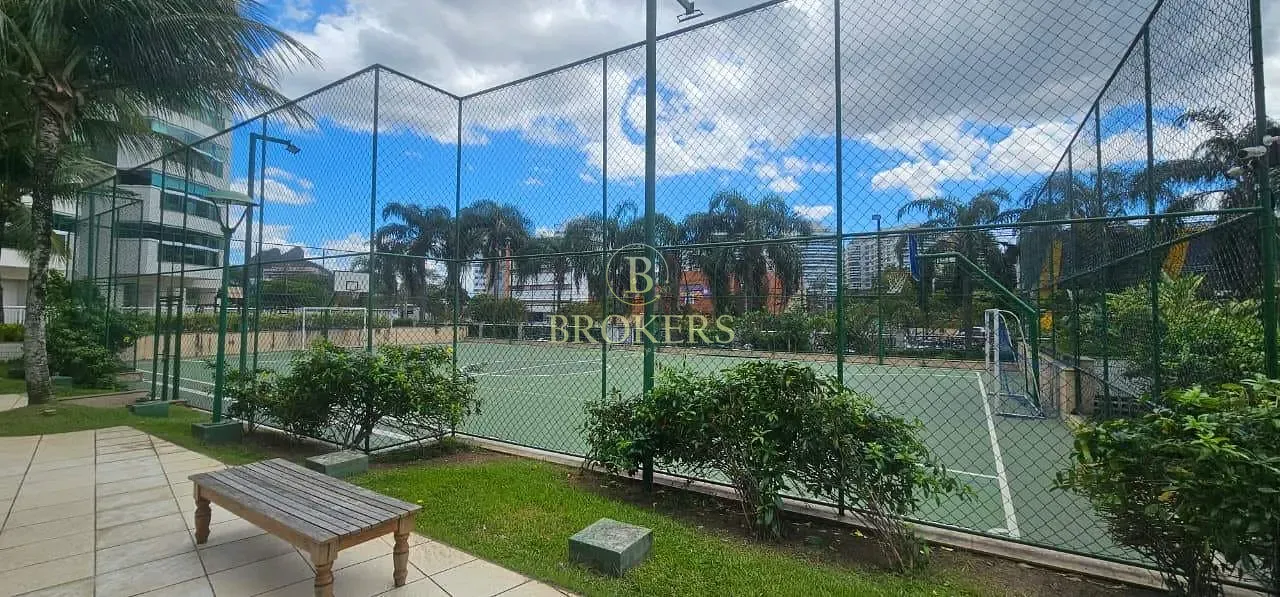 Oportunidade - Avenida Embaixador Abelardo Bueno - Barra Olímpica. Varanda, 2 quartos sendo 1 suíte