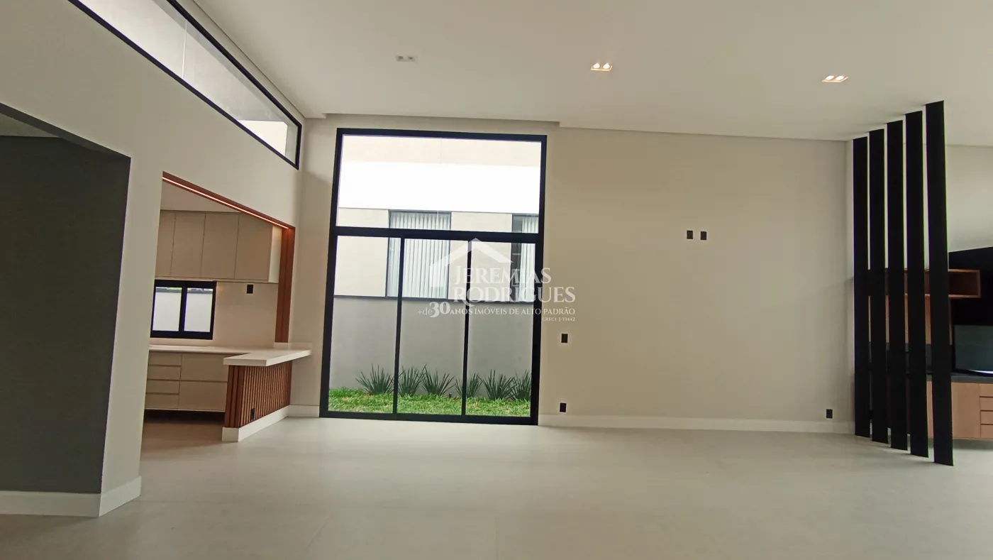 Casa à venda com 4 dormitórios no Condomínio Terras de San Marco em Taubaté/SP.