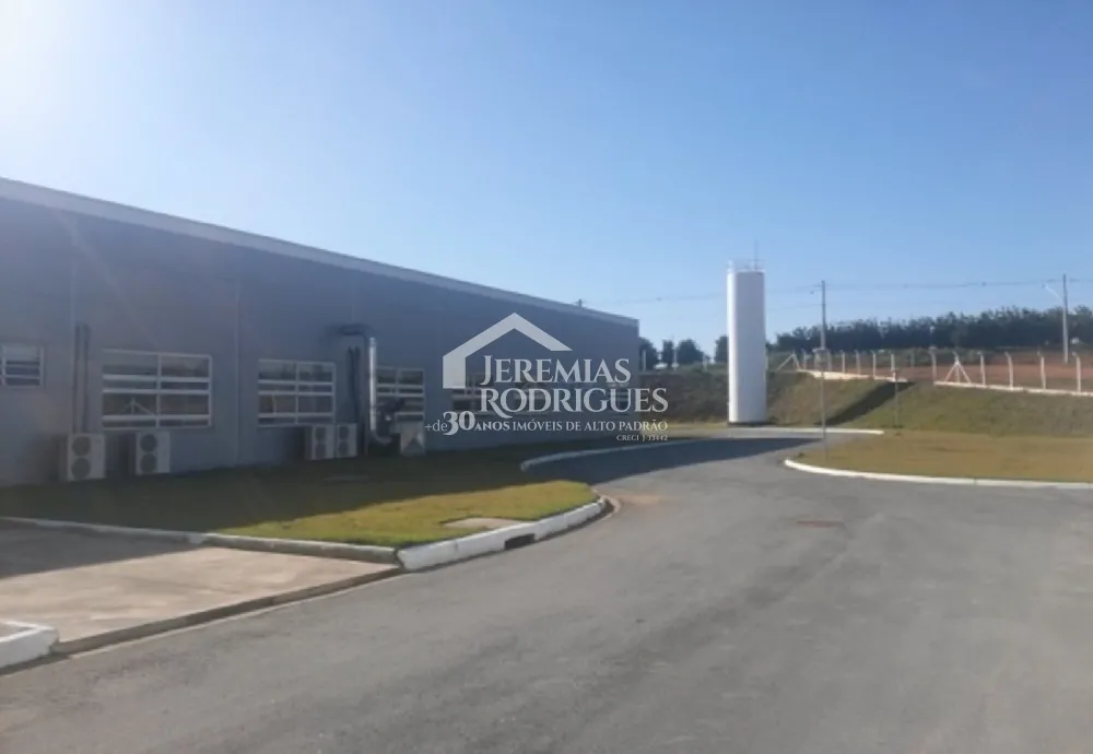 Excelente galpão padrão AA climatizado e com piso antiestático